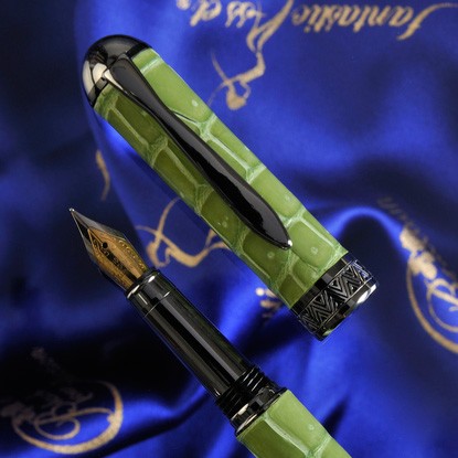 Luxury Pens Woodpecker Nib